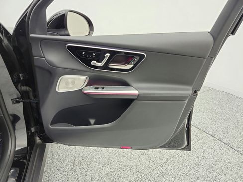 Used 2026 Mercedes-Benz GLC 300 image 27