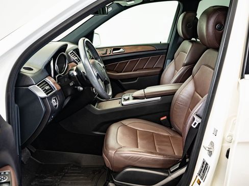 Used 2016 Mercedes-Benz GL 450 4MATIC image 20