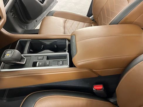 Used 2023 Nissan Pathfinder Platinum image 29