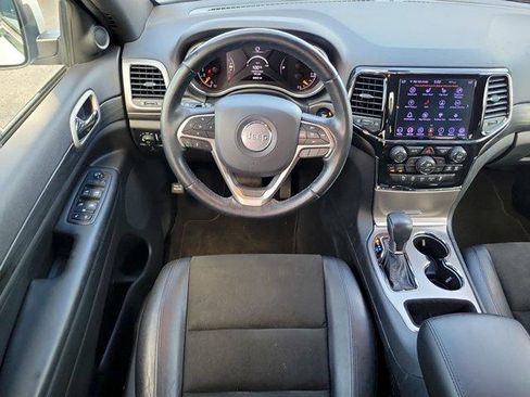 Used 2021 Jeep Grand Cherokee Laredo X RWD image 12