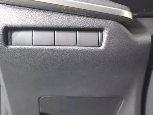 Certified 2025 Nissan Kicks S image 17