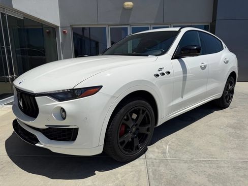 Certified 2022 Maserati Levante GT AWD/4WD image 5