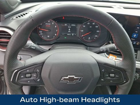 Used 2024 Chevrolet Trax RS FWD image 4