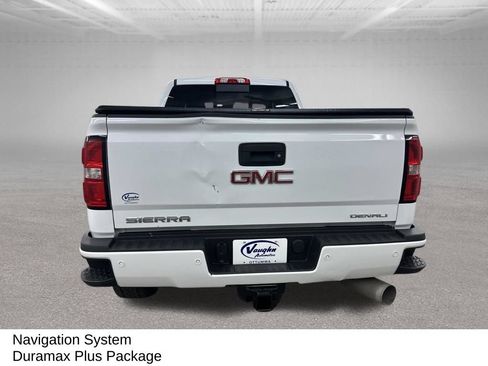 Used 2017 GMC Sierra 2500 Denali w/ Duramax Plus Package AWD/4WD image 11