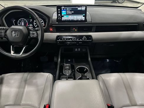 Used 2024 Honda Pilot Touring image 15