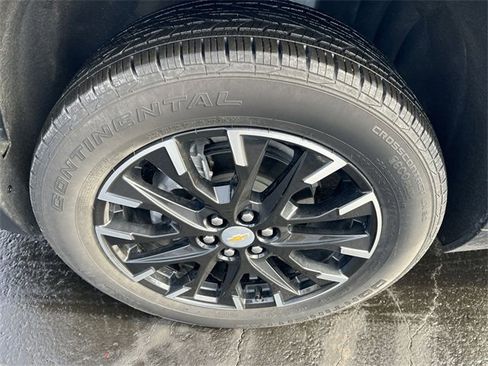 Certified 2025 Chevrolet Traverse LT w/ Sun and Wheel Package image 18