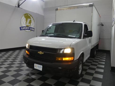 Used 2020 Chevrolet Express 3500 139IN WB CUTAWAY image 3
