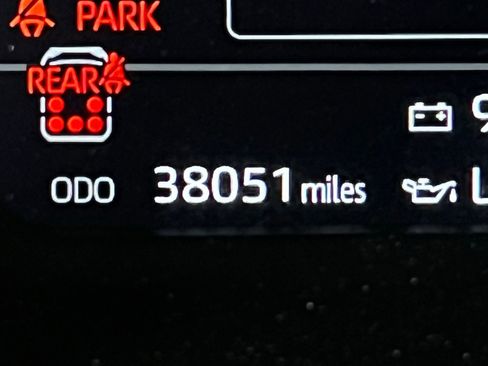 Certified 2023 Toyota Sequoia Platinum image 11