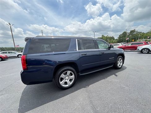 Used 2017 Chevrolet Suburban LT AWD/4WD image 7