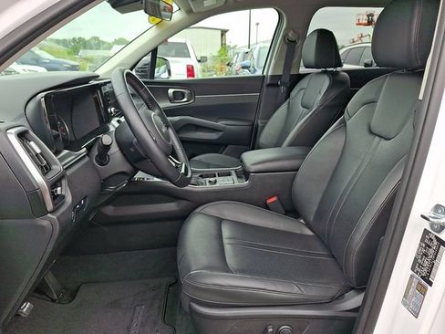 Used 2023 Kia Sorento S FWD image 13