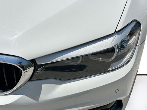 Used 2018 BMW 530e image 31