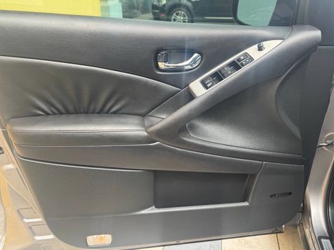 Used 2010 Nissan Murano SL w/ Leather Pkg image 11