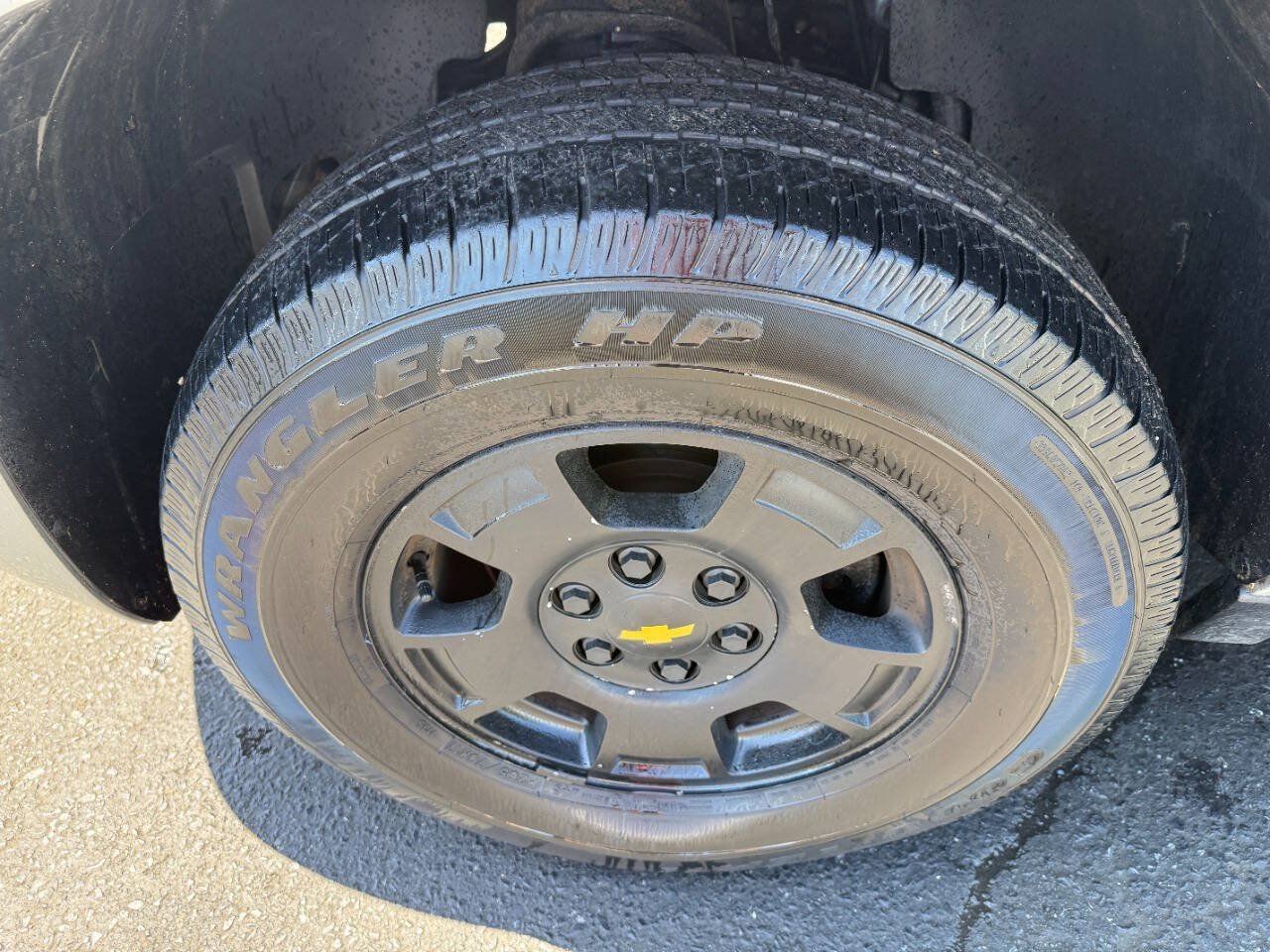 Used 2010 Chevrolet Suburban LT AWD/4WD image 9
