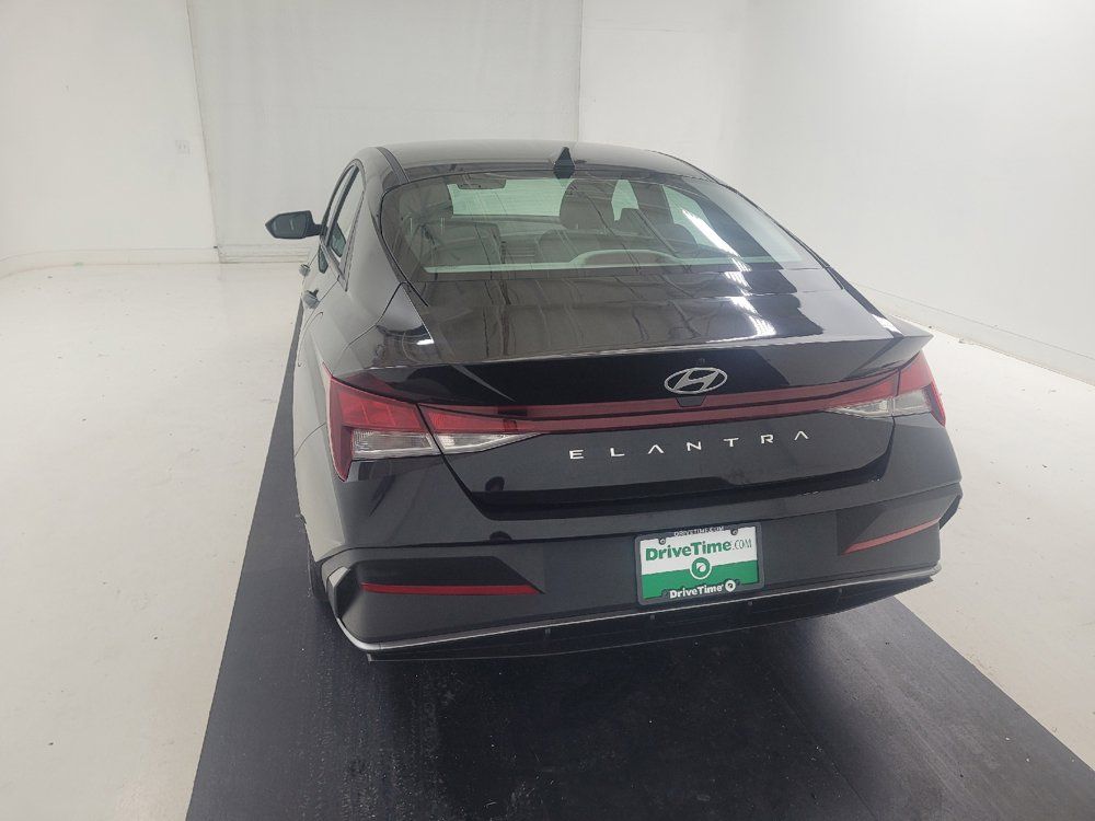 Used 2024 Hyundai Elantra SE FWD image 6