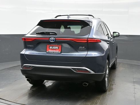 Used 2022 Toyota Venza XLE image 5