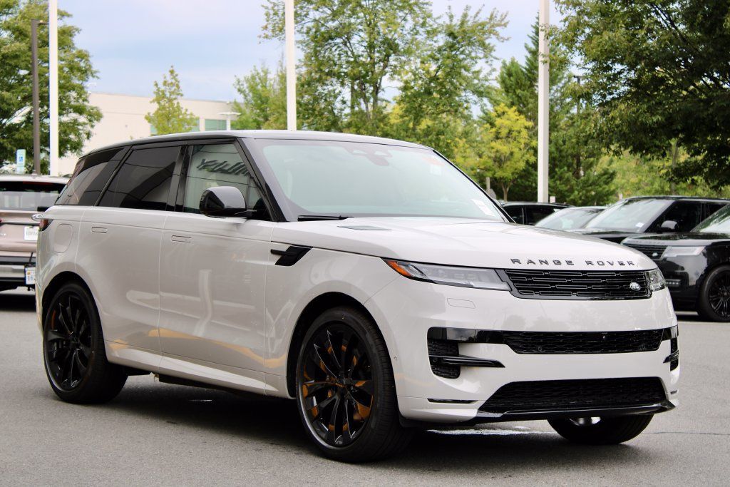 New 2027 Land Rover Range Rover Sport Dynamic SE Plug-In Hybrid AWD/4WD image 2