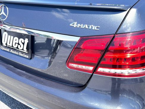 Used 2015 Mercedes-Benz E 400 Sedan w/ Driver Assistance Package image 4