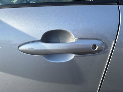 Used 2024 Toyota Corolla Cross XSE w/ Convenience Package image 12