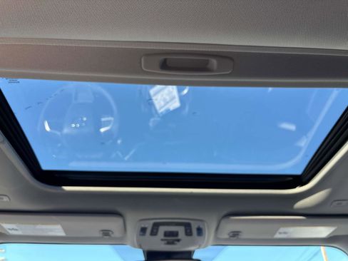 New 2026 Toyota Sienna XLE image 10