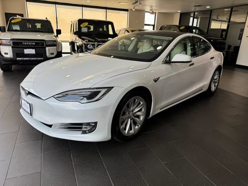 Used 2018 Tesla Model S 75D AWD/4WD image 2