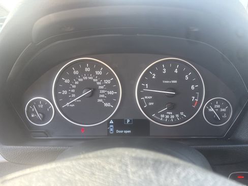 Used 2018 BMW 320i Sedan w/ Convenience Package image 11