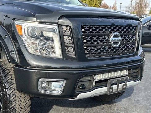 Used 2017 Nissan Titan PRO-4X image 10