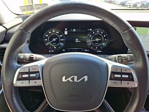 Used 2024 Kia Telluride SX Prestige w/ Towing Package AWD/4WD image 19