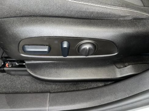 Certified 2024 Chevrolet Blazer LT w/ Convenience Package image 3