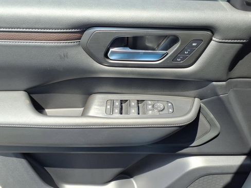 New 2025 Nissan Armada SL w/ Captain's Chari Seat Package image 13