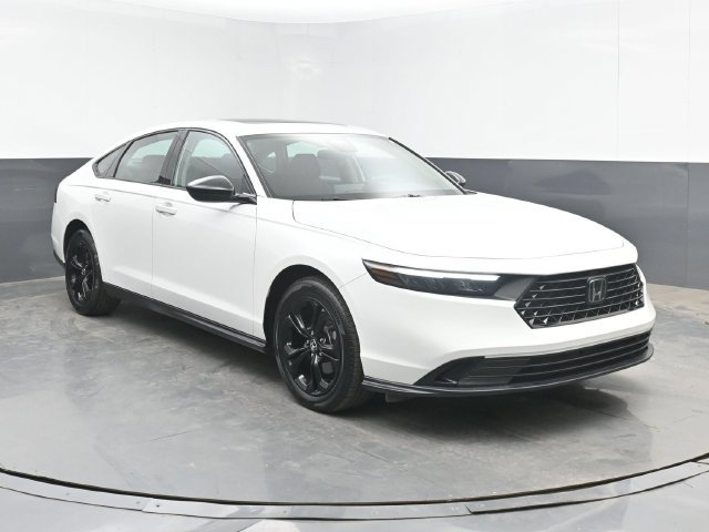 Certified 2025 Honda Accord SE image 2