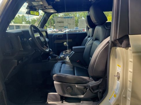 New 2025 Ford Bronco Badlands image 17