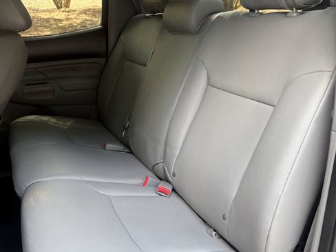 Used 2013 Toyota Tacoma PreRunner w/ Limited Pkg RWD image 31
