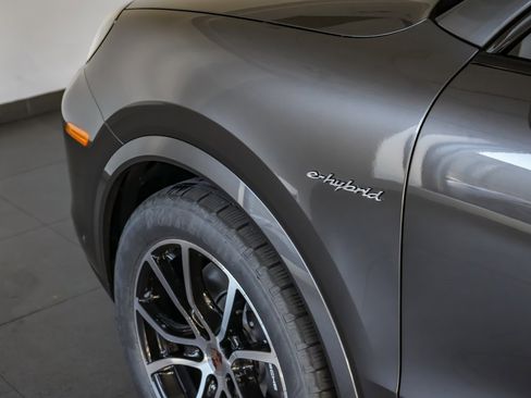 New 2026 Porsche Cayenne E-Hybrid image 37