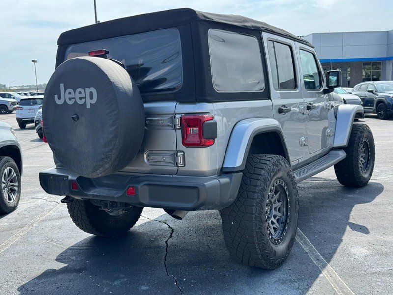 Used 2018 Jeep Wrangler Unlimited Sahara w/ LED Lighting Group AWD/4WD image 3