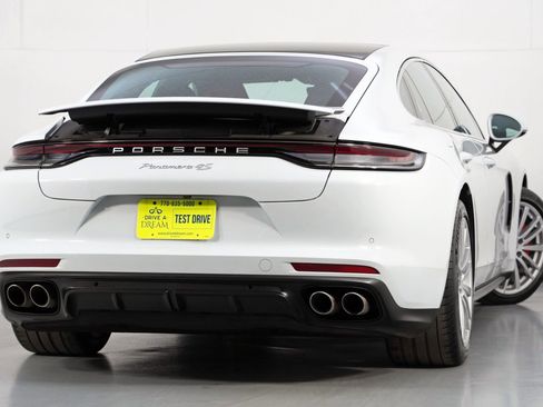 Used 2022 Porsche Panamera 4S w/ Premium Package image 5