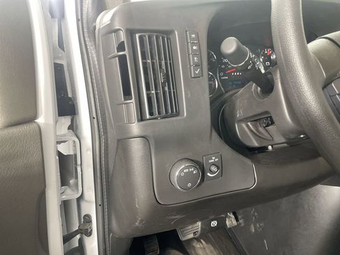 New 2025 GMC Savana 3500 Extended w/ Driver Convenience Package image 31