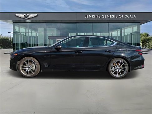 Used 2025 Genesis G70 2.5T image 6