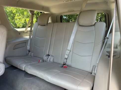 Used 2015 Cadillac Escalade ESV Premium image 13