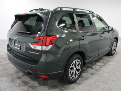 Used 2023 Subaru Forester Premium AWD/4WD image 27