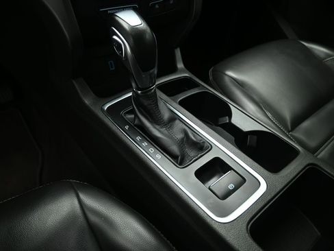 Used 2019 Ford Escape SEL image 16