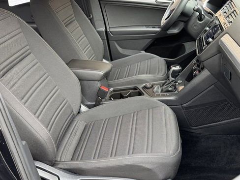 Used 2022 Volkswagen Tiguan S image 8