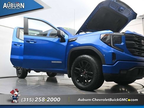 Used 2022 GMC Sierra 1500 Elevation image 32