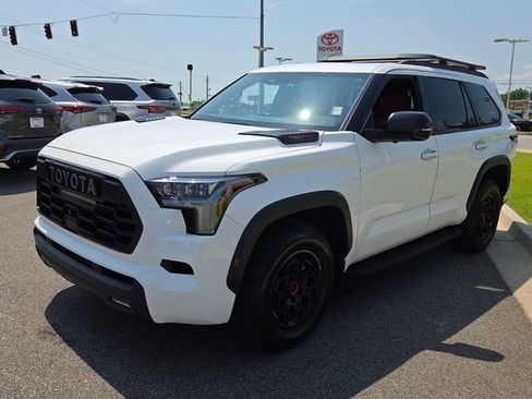 Used 2025 Toyota Sequoia TRD Pro AWD/4WD image 3