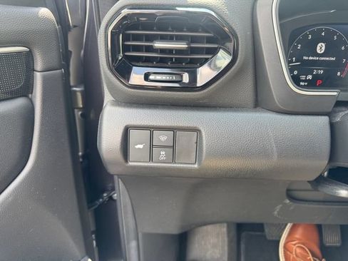 Used 2025 Honda Pilot Black Edition image 17