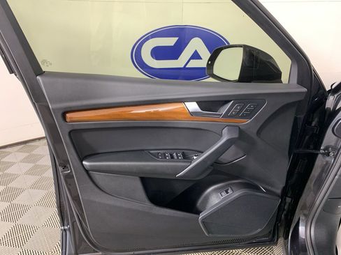 Used 2023 Audi Q5 2.0T Premium w/ Convenience Package image 13