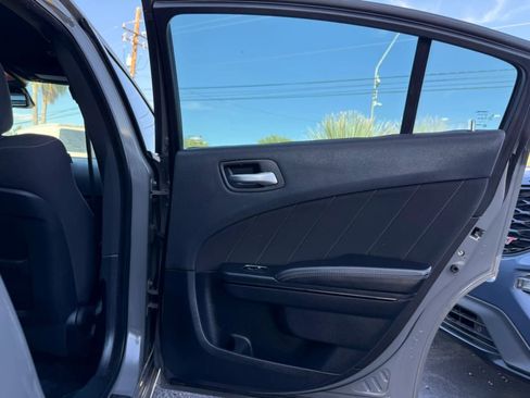 Used 2017 Dodge Charger SXT w/ Blacktop Package RWD image 31