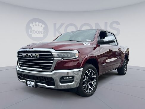 Used 2025 RAM 1500 Laramie AWD/4WD image 1