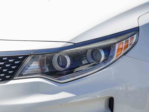 Used 2016 Kia Optima EX w/ Premium Package image 8