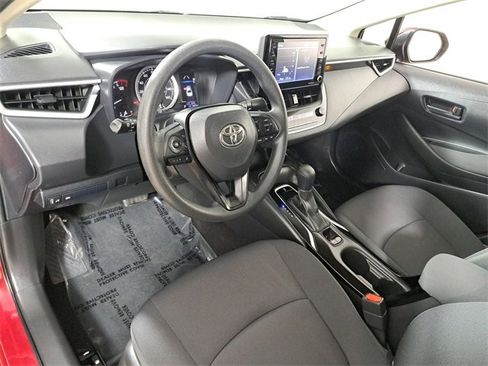 Used 2022 Toyota Corolla LE image 18