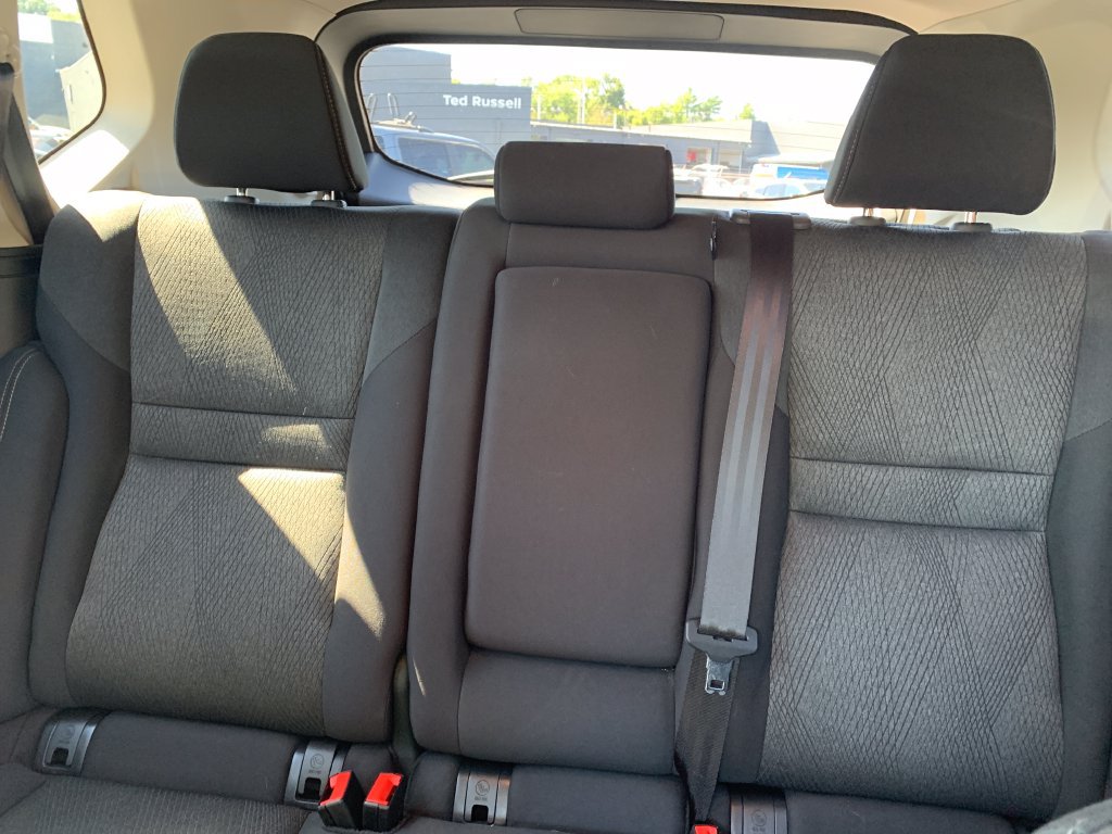 Certified 2025 Nissan Rogue SV FWD image 28